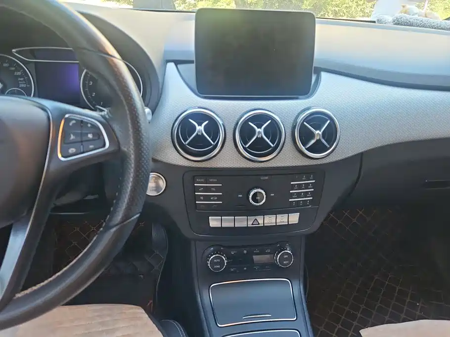 Mercedes-Benz B-Class — миниатюра 13