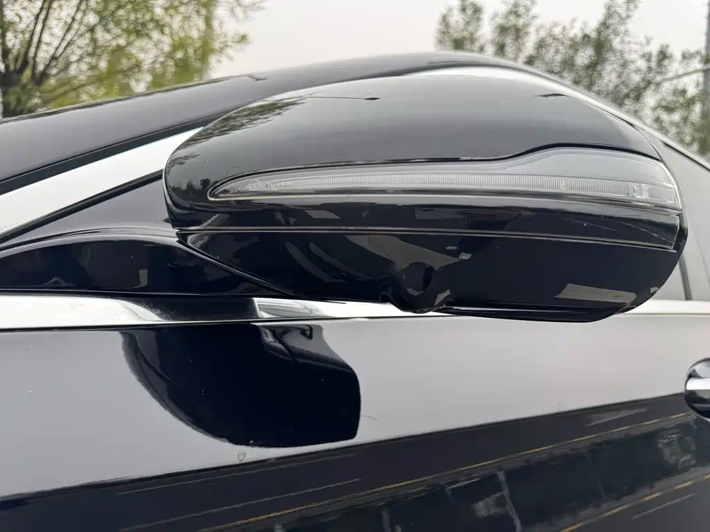 Mercedes-Benz E-Class — миниатюра 18