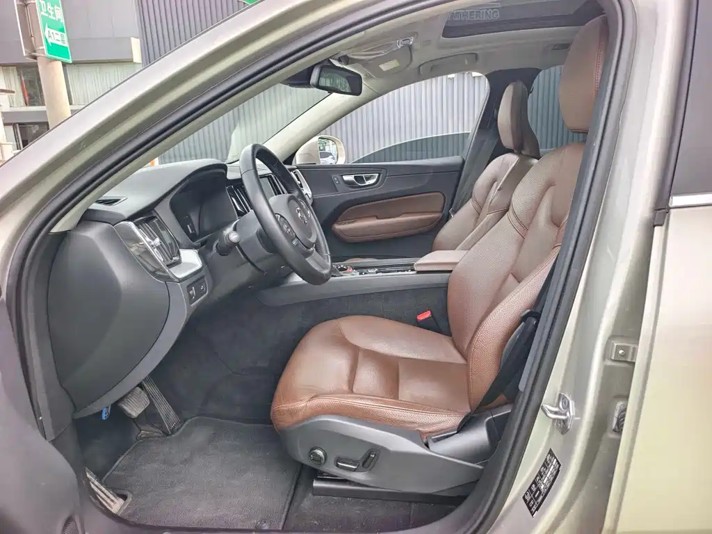 Volvo XC60 — миниатюра 9