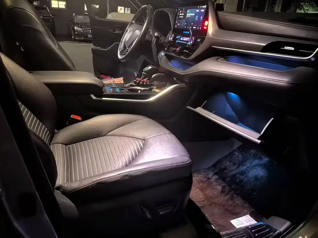 Toyota Crown Kluger — миниатюра 5