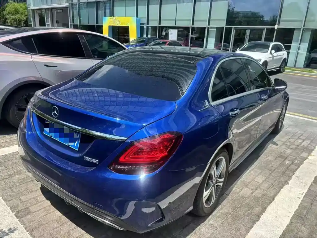 Mercedes-Benz C-Class — миниатюра 2