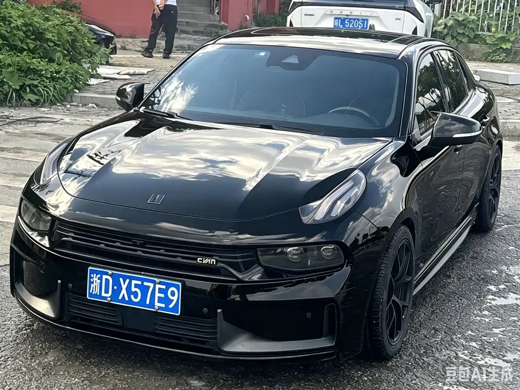 2021 Lynk & Co 03 - zdjęcie 1 z 11