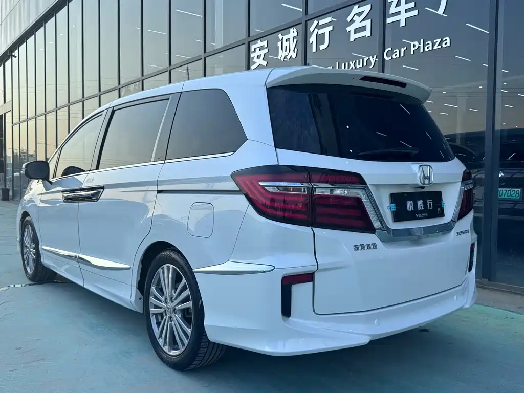 Honda Elysion — миниатюра 5