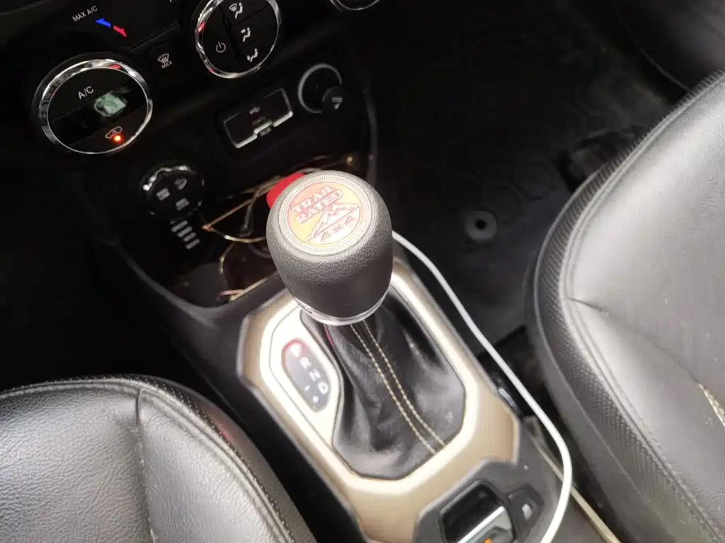 Jeep Renegade — миниатюра 10