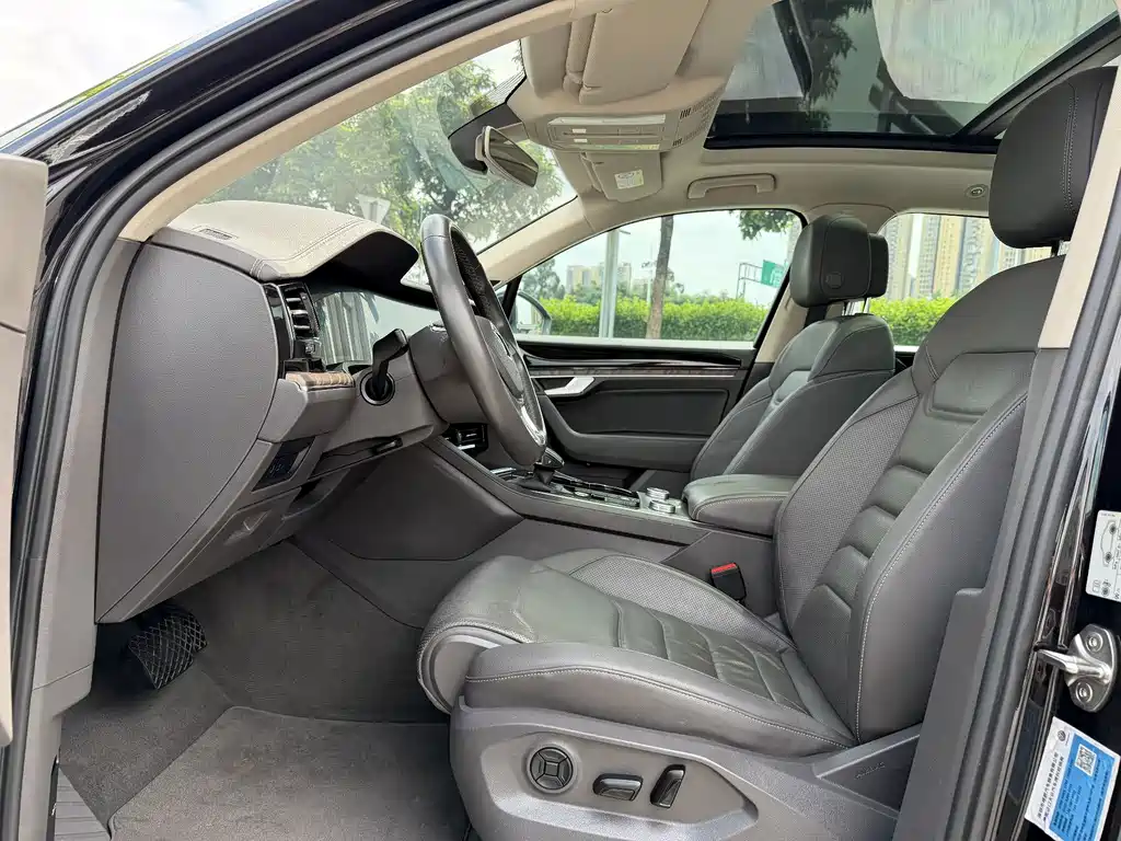 Volkswagen Touareg — миниатюра 8