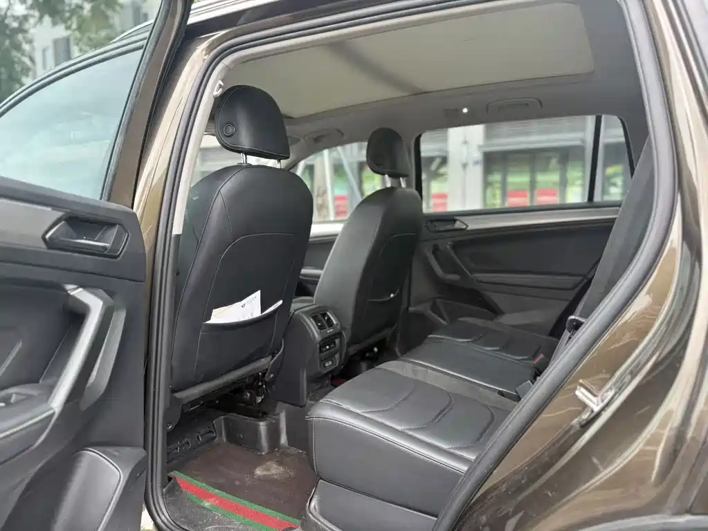 Volkswagen Tiguan L — миниатюра 8