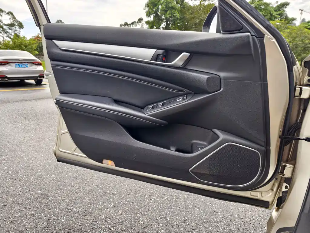 Honda Inspire — миниатюра 12