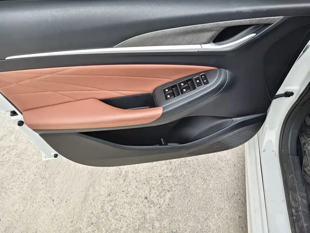 Changan Eado — миниатюра 9