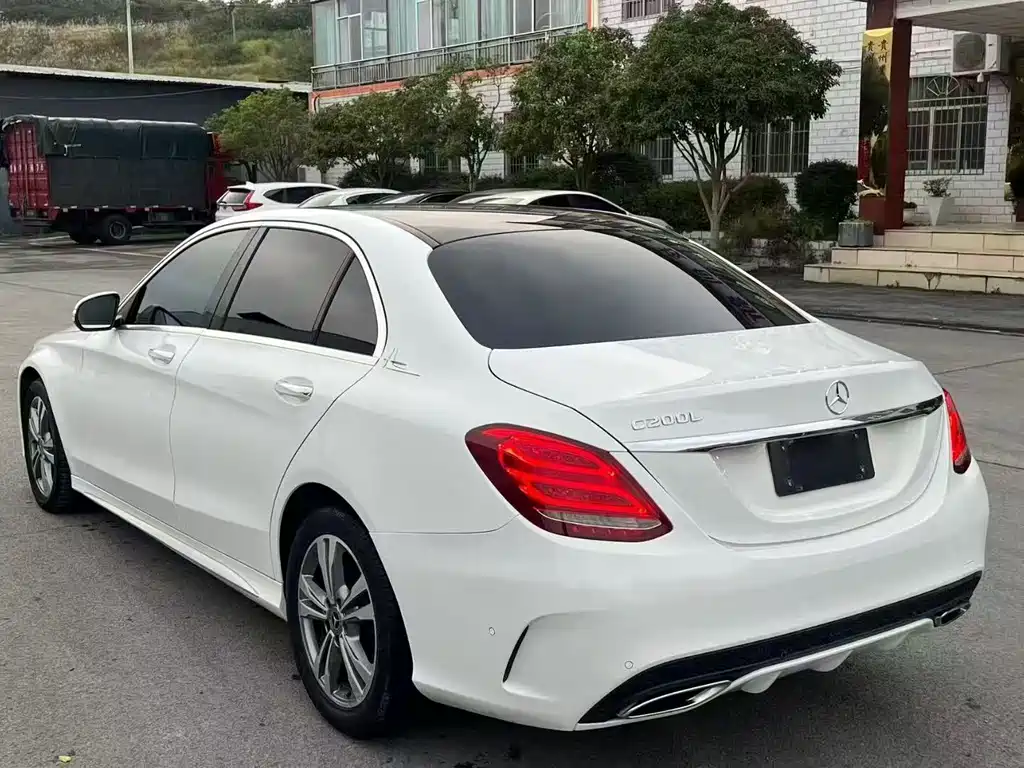 Mercedes-Benz C-Class — миниатюра 7