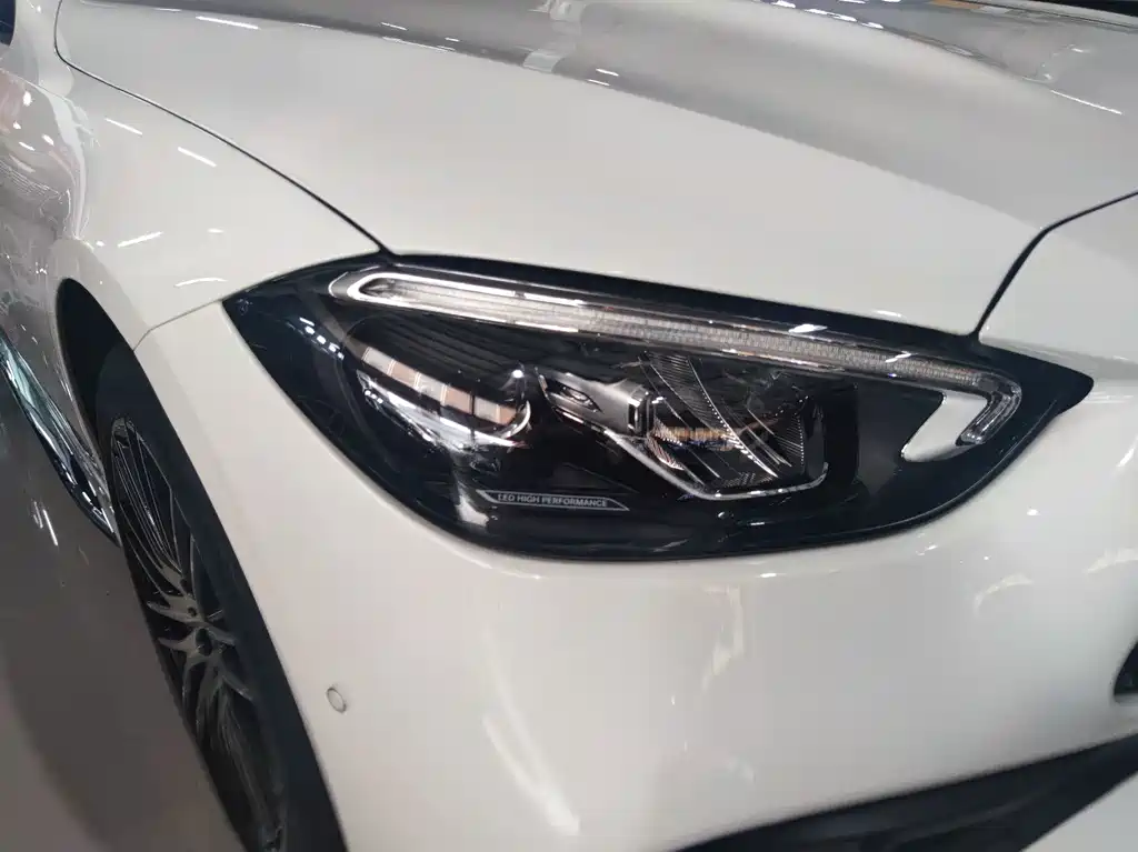 Mercedes-Benz C-Class — миниатюра 17