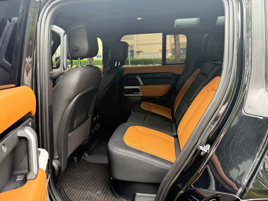 Land Rover Defender — миниатюра 6