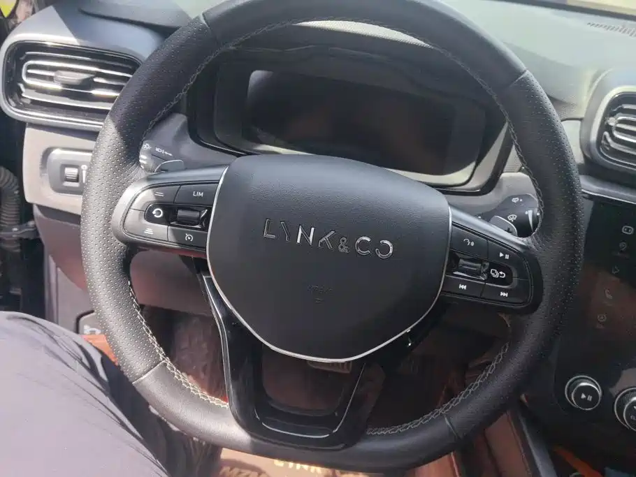 Lynk & Co 03 — миниатюра 15