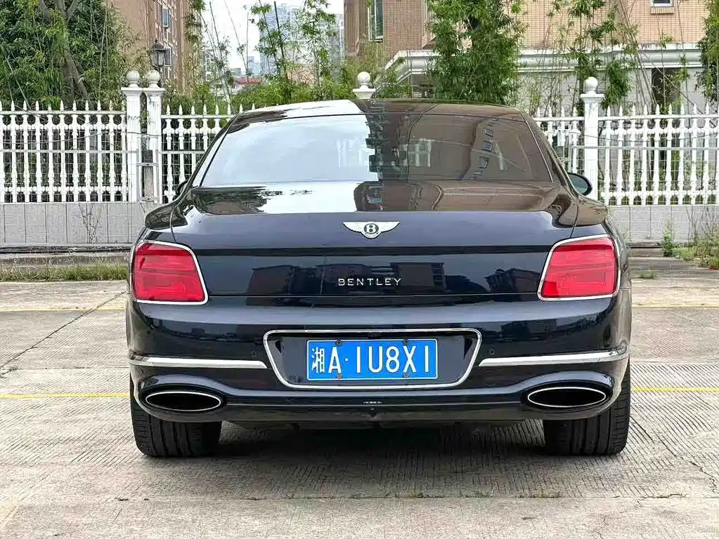 Bentley Flying Spur — миниатюра 8