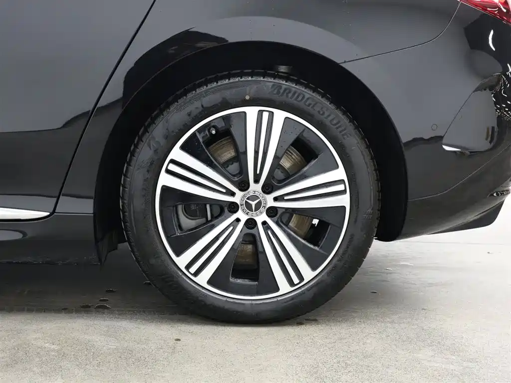 Mercedes-Benz EQE 2025 500 4MATIC