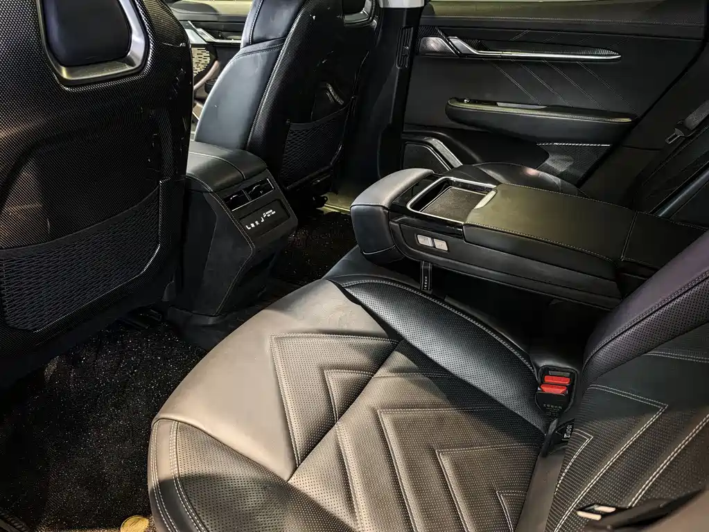 ZEEKR EXTREME KRYPTON 001