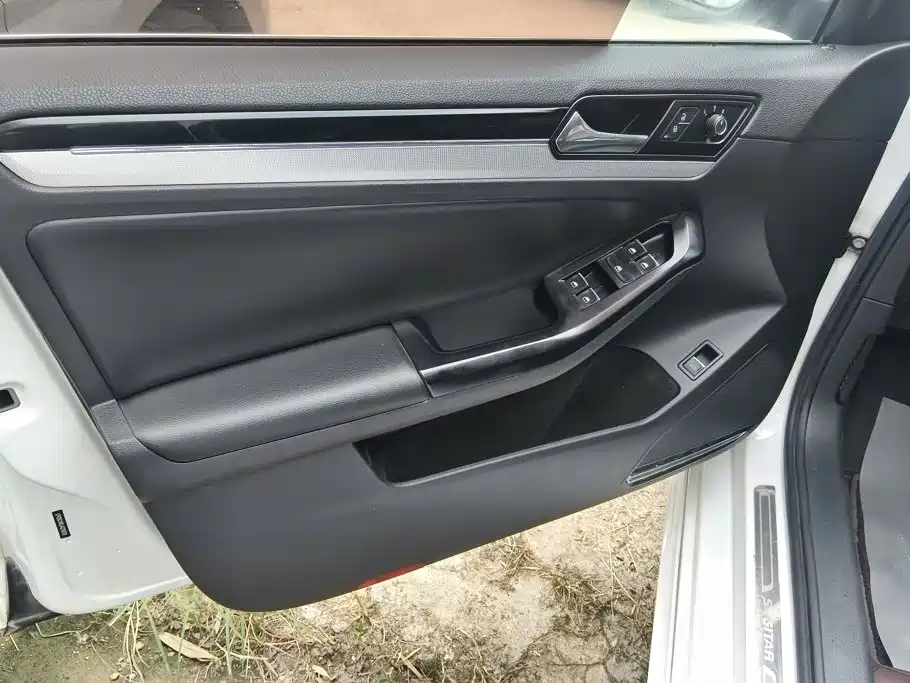 Volkswagen Sagitar — миниатюра 7