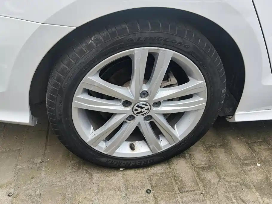 Volkswagen Sagitar — миниатюра 6