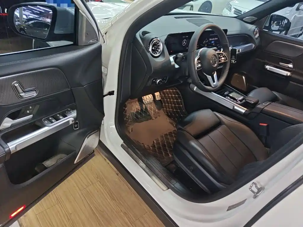 Mercedes-Benz GLB — миниатюра 16