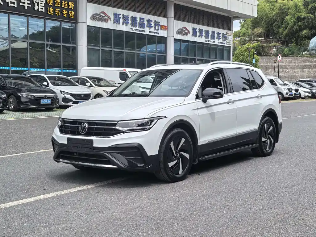 Volkswagen Tiguan L — миниатюра 2