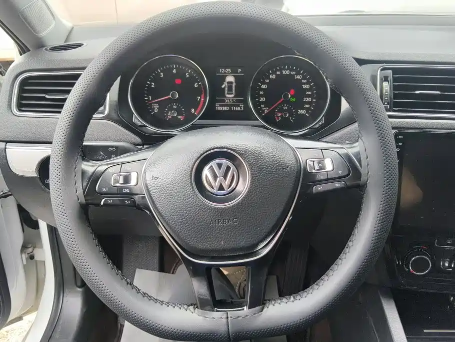 Volkswagen Sagitar — миниатюра 15