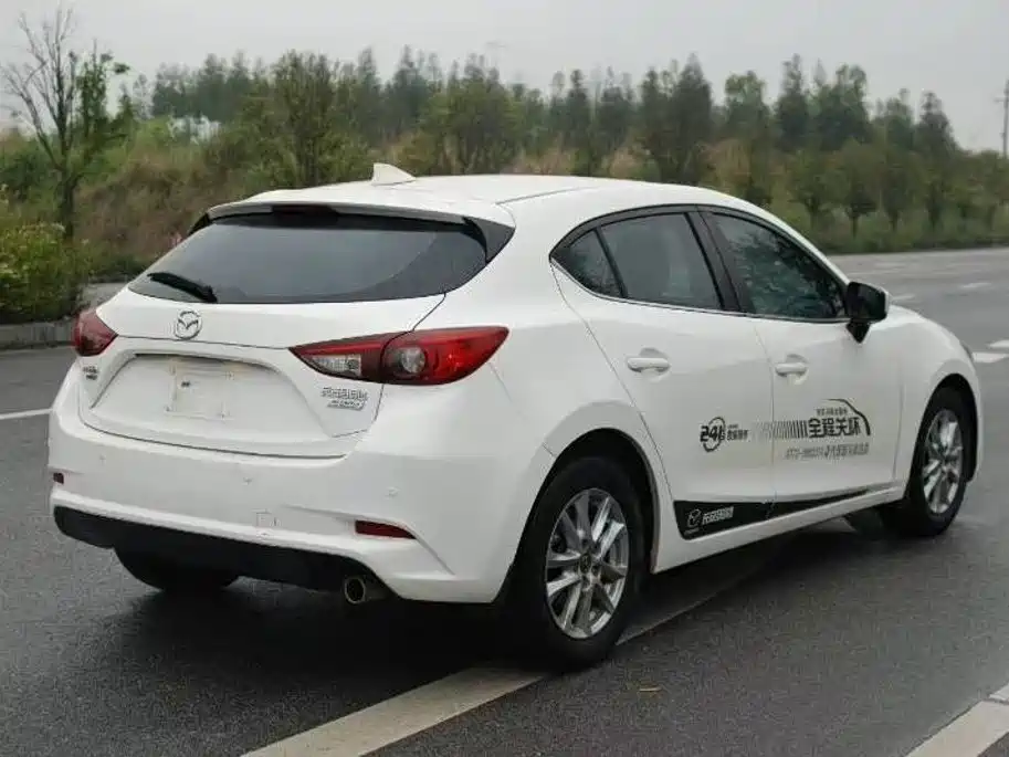 Mazda 3 Axela — миниатюра 2