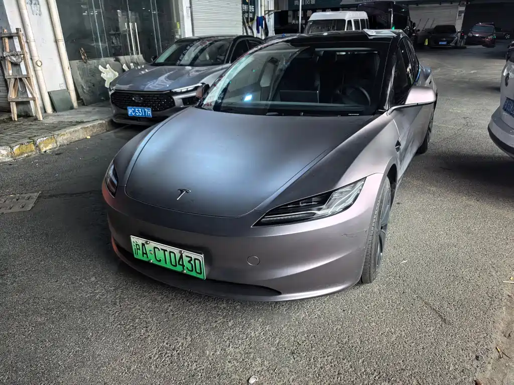 Tesla Model 3 2024