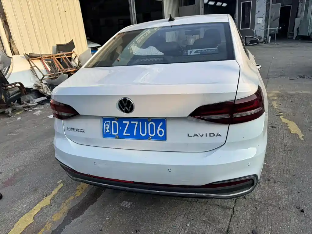 Volkswagen Lavida — миниатюра 4
