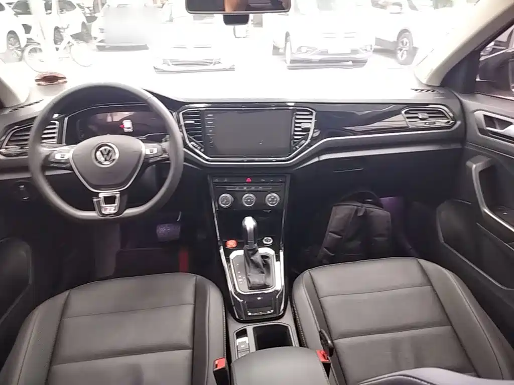 Volkswagen T-Roc — миниатюра 10