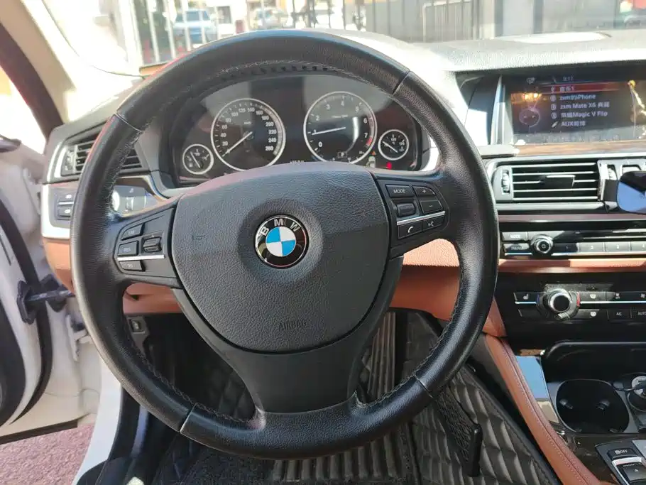 BMW 5 Series — миниатюра 15