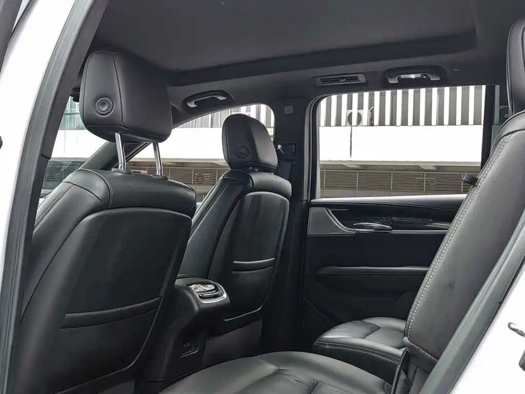 Cadillac XT6 — миниатюра 17