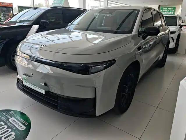 Leapmotor C10