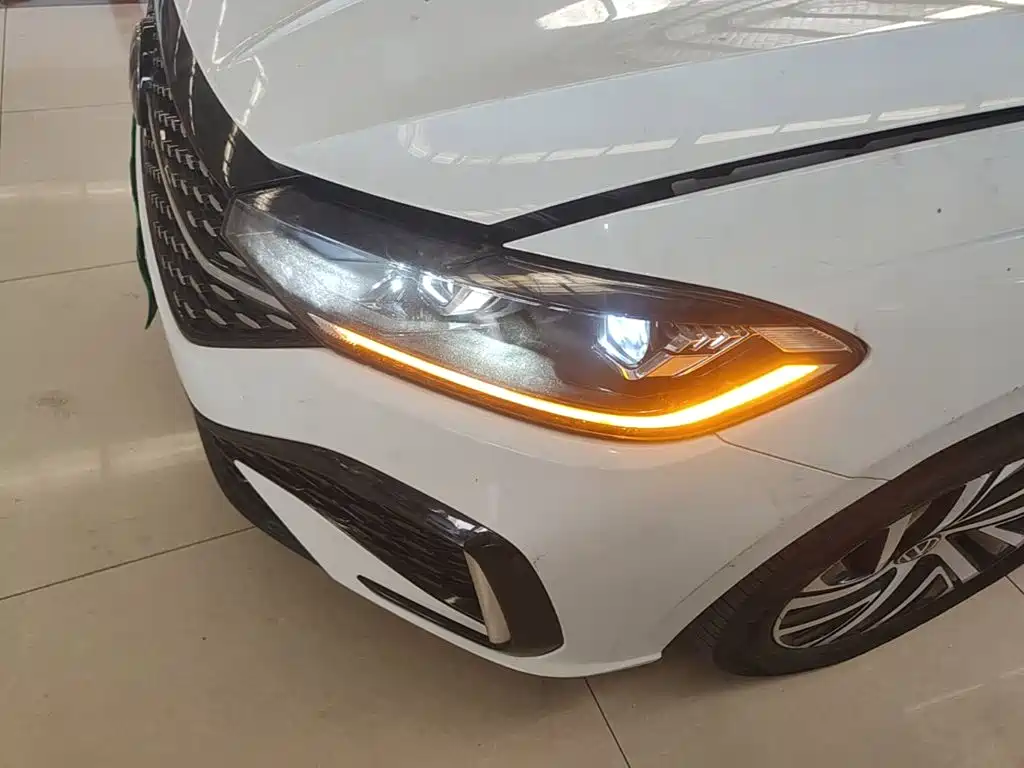 Volkswagen Lavida — миниатюра 24
