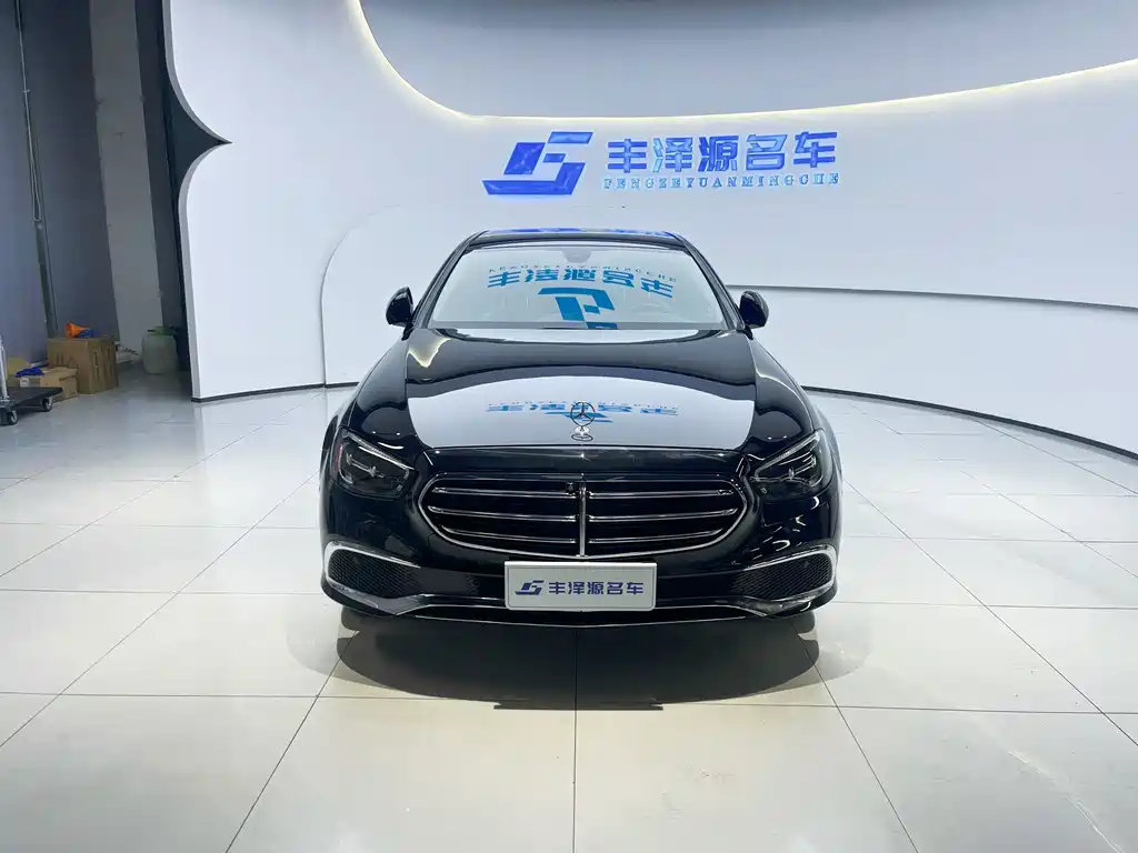 Mercedes-Benz E-Class — миниатюра 2