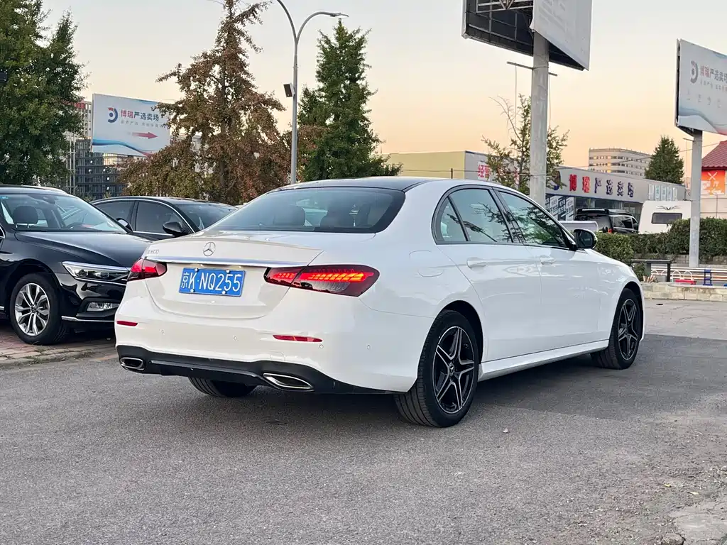 Mercedes-Benz E-Class (Import) — миниатюра 3