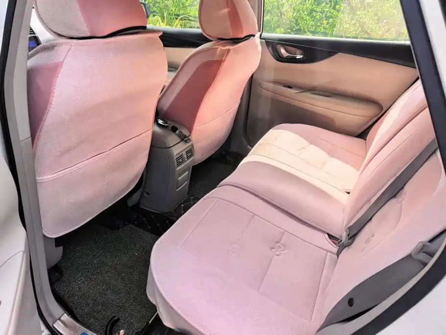 Nissan Tiida — миниатюра 11