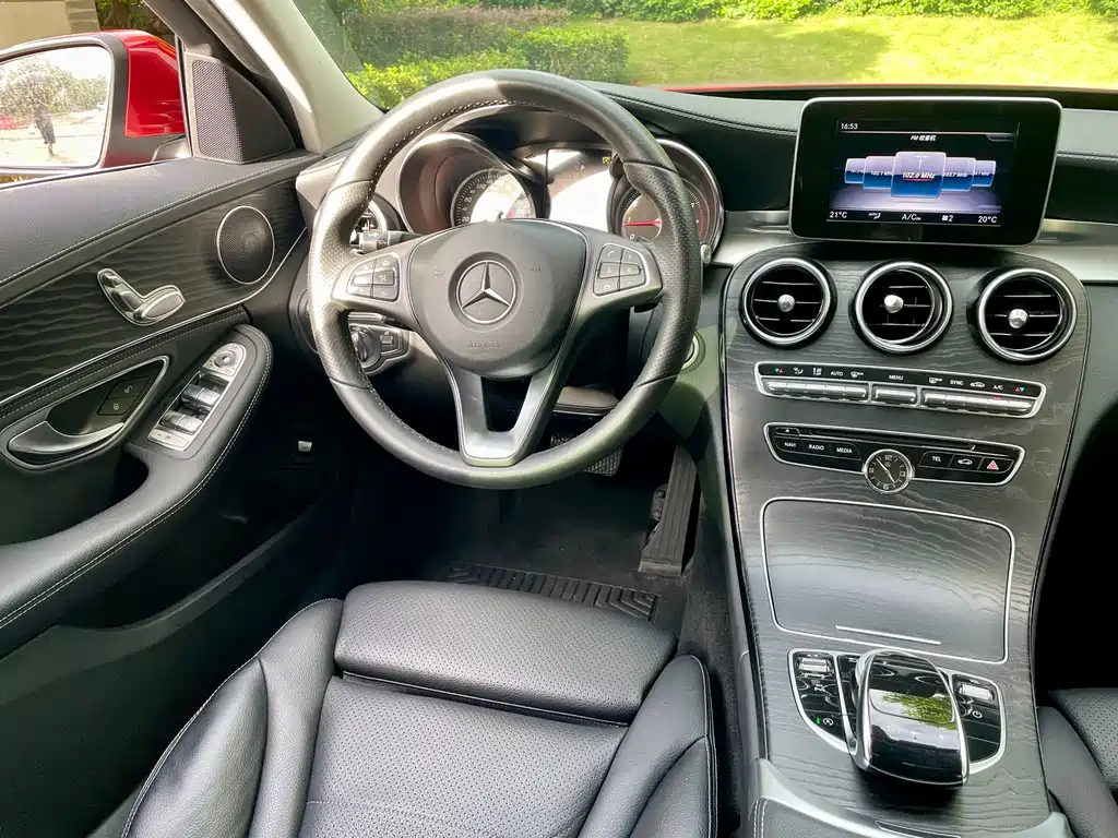 Mercedes-Benz C-Class — миниатюра 13