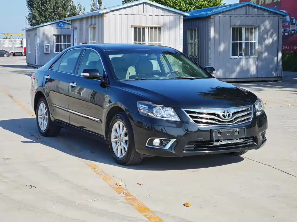 Toyota Camry — миниатюра 3