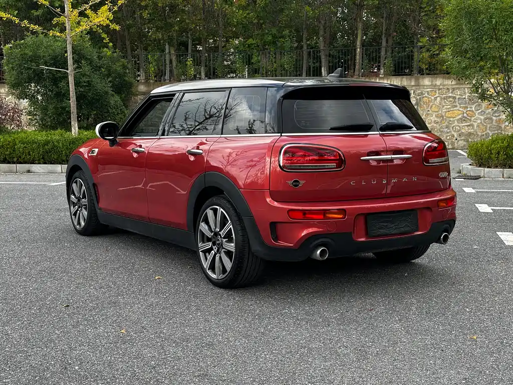 MINI CLUBMAN