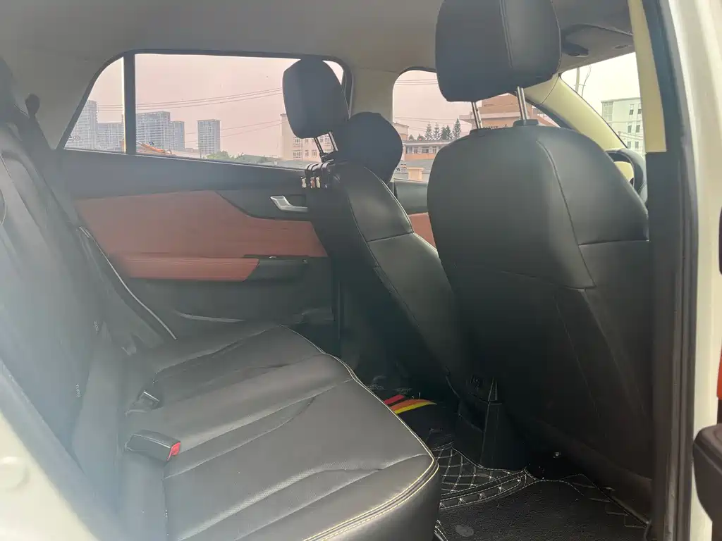 Dongfeng EV YOUNG Guang Xiaoxin — миниатюра 12
