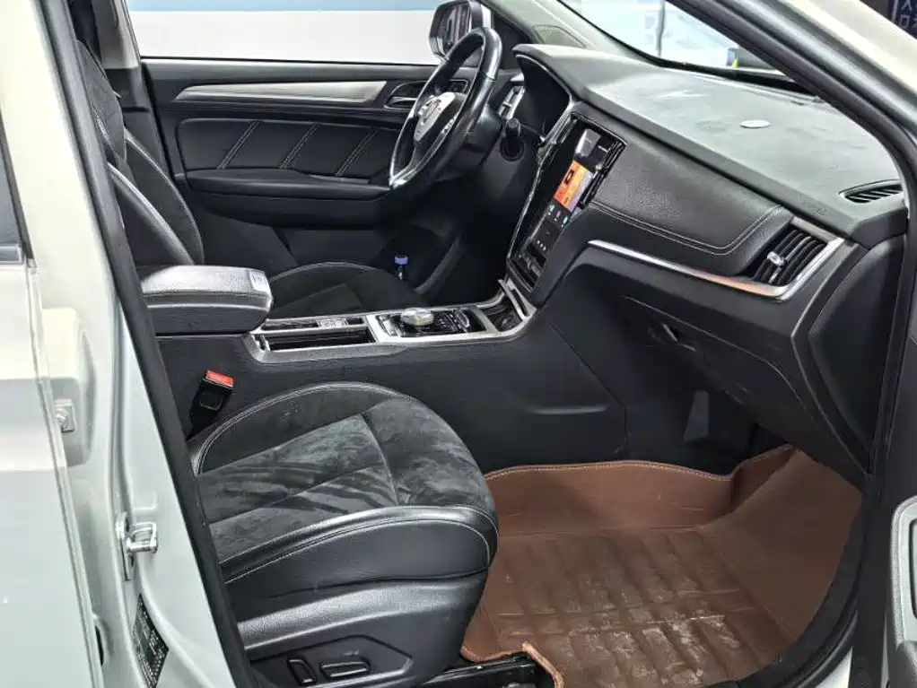 Roewe RX5 New Energy — миниатюра 9