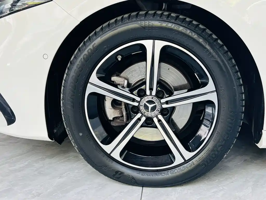 Mercedes-Benz A-Class — миниатюра 7