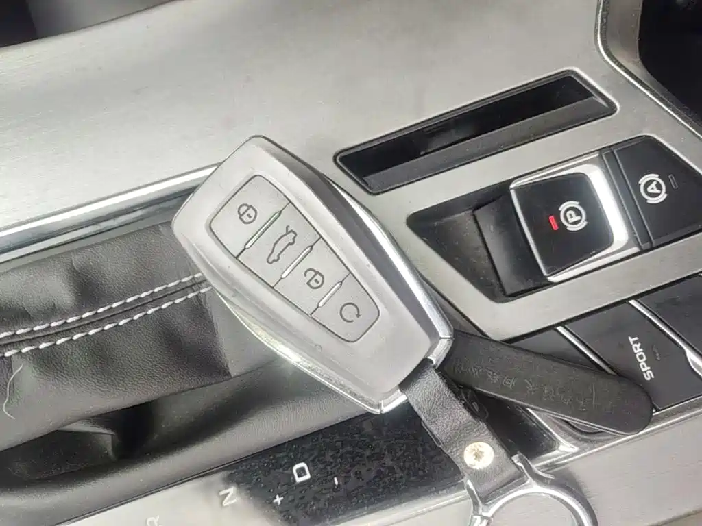 Geely Binyue — миниатюра 9