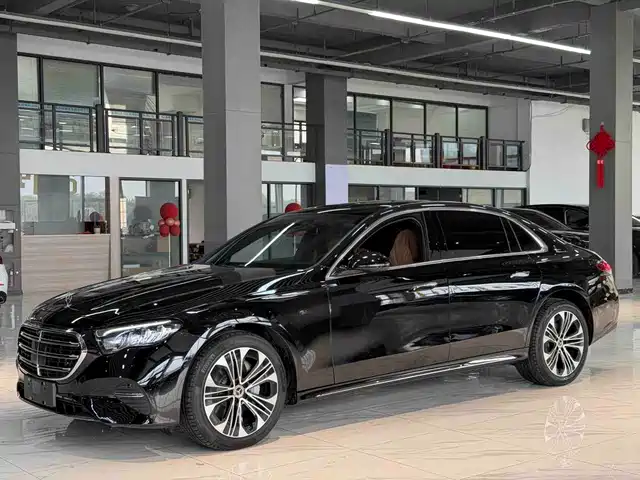 Mercedes-Benz E-Class 2025 E 300 L Luxury — фото 1