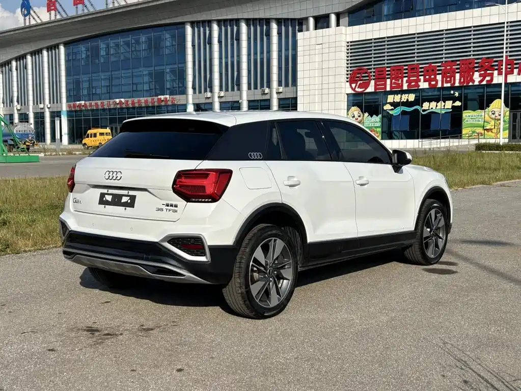 Audi Q2L — миниатюра 4