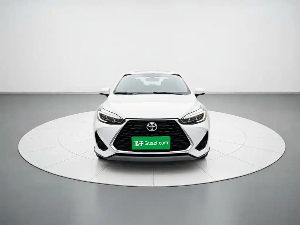 Toyota Yaris L — миниатюра 2