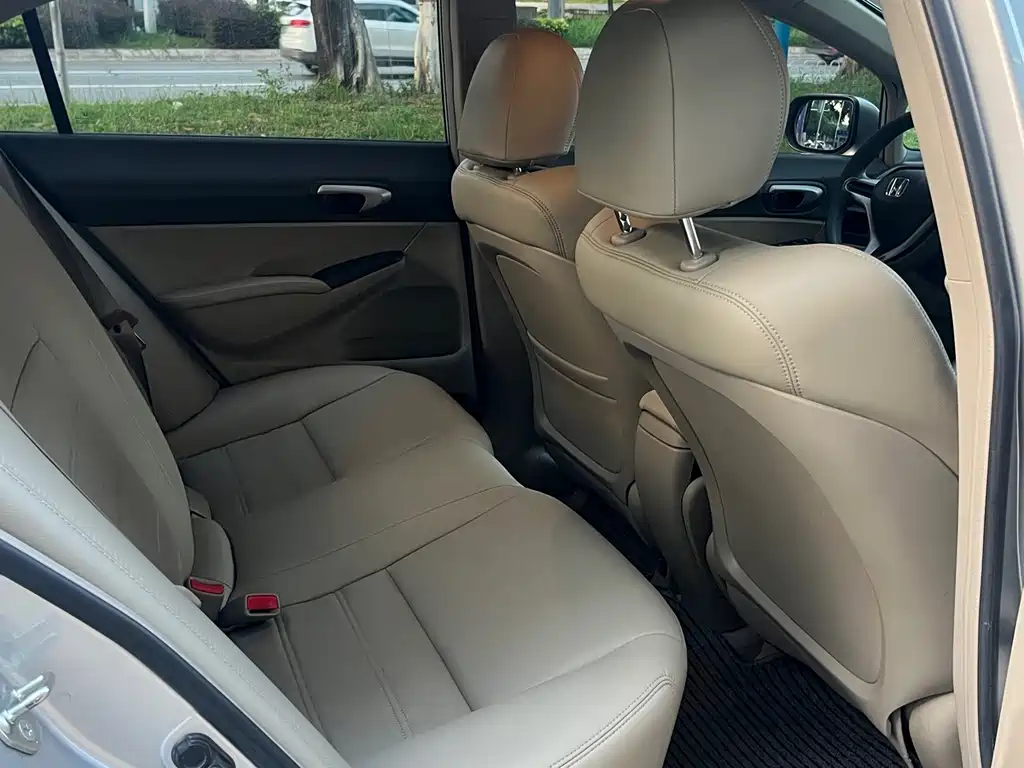 Honda Civic — миниатюра 13