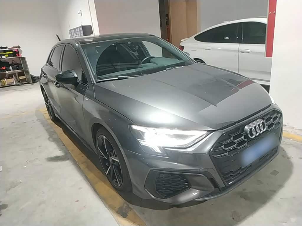Audi A3 1.4 л 2023 г. Серебристо-серый, пробег 48700 км