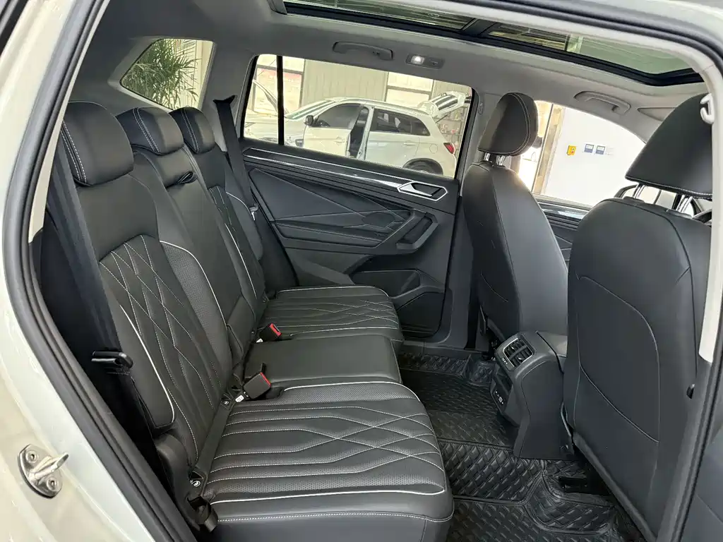 Volkswagen Tiguan L — миниатюра 18