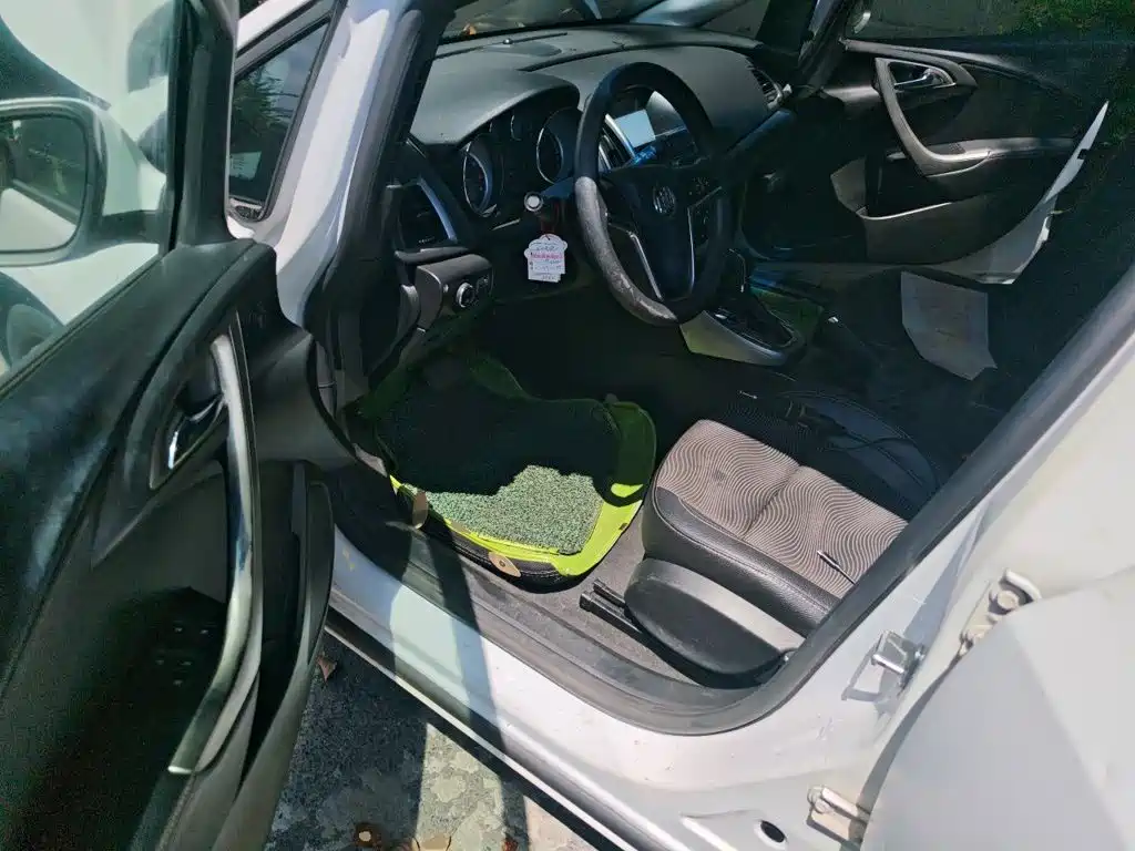 Buick Excelle — миниатюра 17
