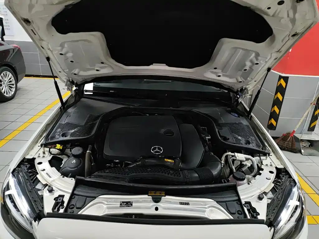 Mercedes-Benz C-Class — миниатюра 9